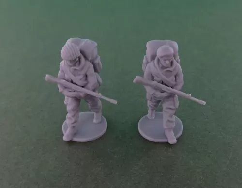 Riflemen Marching (12mm)